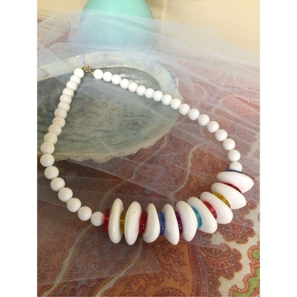 Vintage Retro 1960’s Plastic Lucite Necklace White Multi 18” - Picture 8 of 9